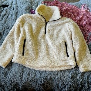 cozy oversized sherpa quarter zip ! 🧁🤍